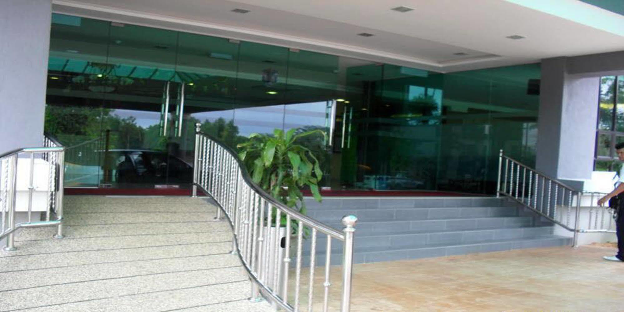 Sutera Hotel Seremban Exterior foto